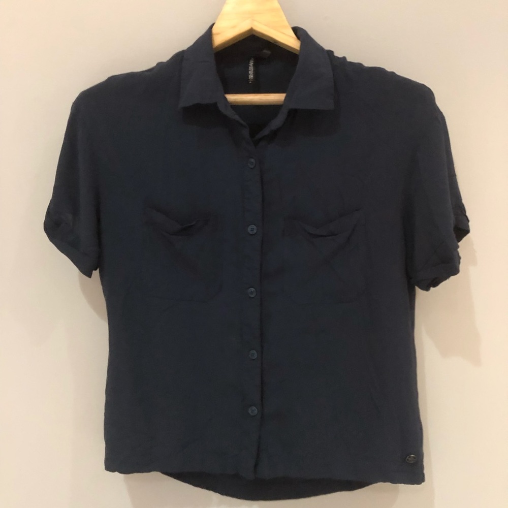 Gentle Fawn Short Sleeve Button Up Top. Size small